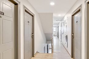 Capital O 61292 Manyata Sterling