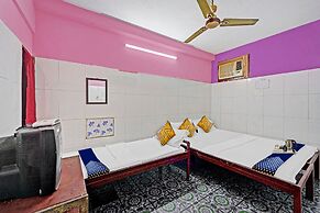 SPOT ON 45468 Kumarans Inn