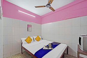 SPOT ON 45468 Kumarans Inn