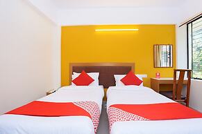 OYO 8220 Hotel Ganesh