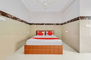 OYO 43308 Sri Sai Guru Comforts