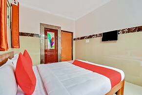 OYO 43308 Sri Sai Guru Comforts