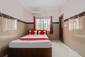 OYO 43308 Sri Sai Guru Comforts