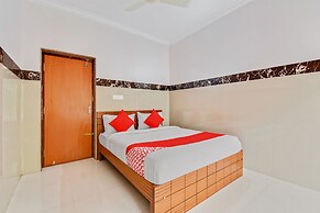 OYO 43308 Sri Sai Guru Comforts