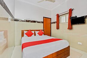 OYO 43308 Sri Sai Guru Comforts