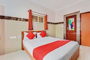 OYO 43308 Sri Sai Guru Comforts