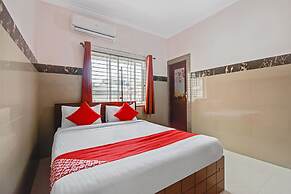 OYO 43308 Sri Sai Guru Comforts