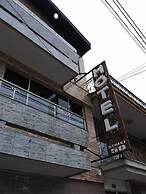 Hotel Street 50 Estadio