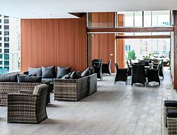 Lush Apartment Ocean View