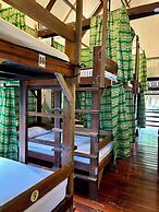 Ilakai Hostel - Adults Only