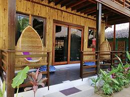 Ilakai Hostel - Adults Only