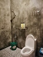 Ilakai Hostel - Adults Only