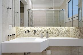 The Fancy Philosopher Apartment