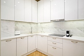 The Fancy Philosopher Apartment