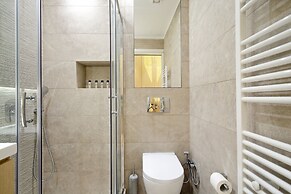 The Fancy Philosopher Apartment