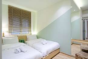 The Fancy Philosopher Apartment