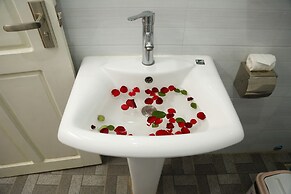 Mandalar May One Hotel