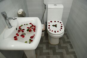 Mandalar May One Hotel