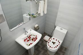 Mandalar May One Hotel