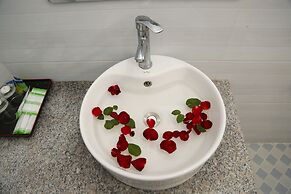 Mandalar May One Hotel