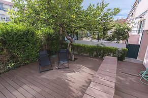 Garden House in Alvalade