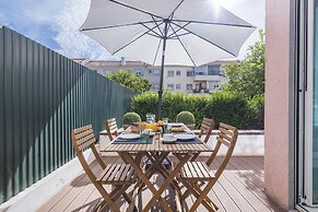 Garden House in Alvalade