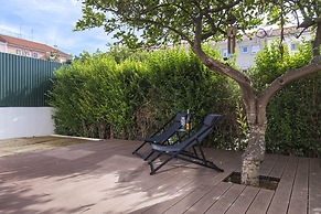 Garden House in Alvalade