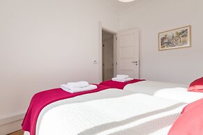 Garden House in Alvalade