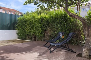 Garden House in Alvalade