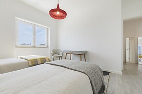 Luxurious Seaview Apartment in Estoril