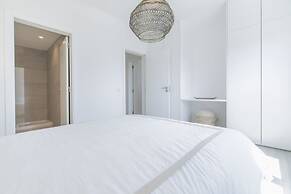 Luxurious Seaview Apartment in Estoril