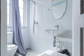 Sunny & Quiet Lisbon Apartment