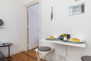 Sunny & Quiet Lisbon Apartment