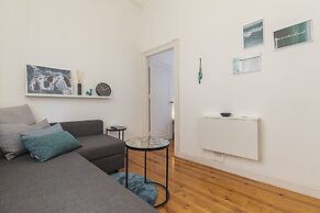 Sunny & Quiet Lisbon Apartment