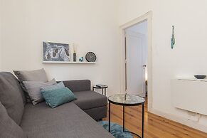 Sunny & Quiet Lisbon Apartment