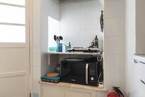 Sunny & Quiet Lisbon Apartment