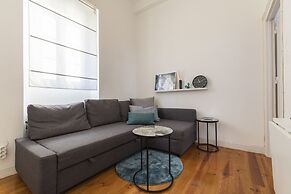 Sunny & Quiet Lisbon Apartment