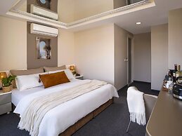 IS Hotel