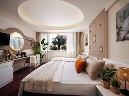 IS Hotel