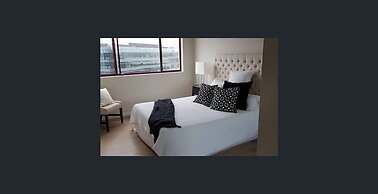 2 Bedroom Darling Harbour Apartment