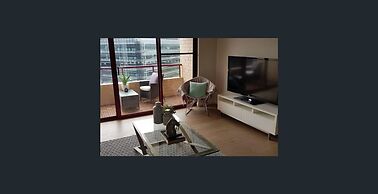 2 Bedroom Darling Harbour Apartment