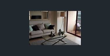 2 Bedroom Darling Harbour Apartment