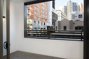 Modern Apartment in Darling Harbour