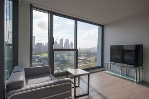 Modern 2 Bedroom Potts Point Apartment
