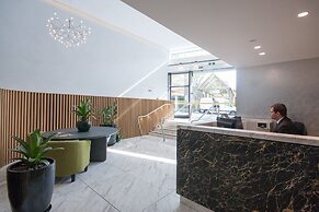 Modern 2 Bedroom Potts Point Apartment