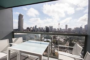 Modern 2 Bedroom Potts Point Apartment