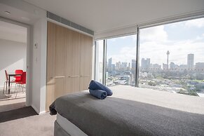 Modern 2 Bedroom Potts Point Apartment