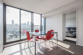 Modern 2 Bedroom Potts Point Apartment