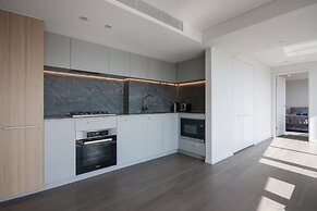 Modern 2 Bedroom Potts Point Apartment