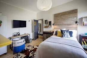 Higgihaus at Hampton Whole House 6 Bed